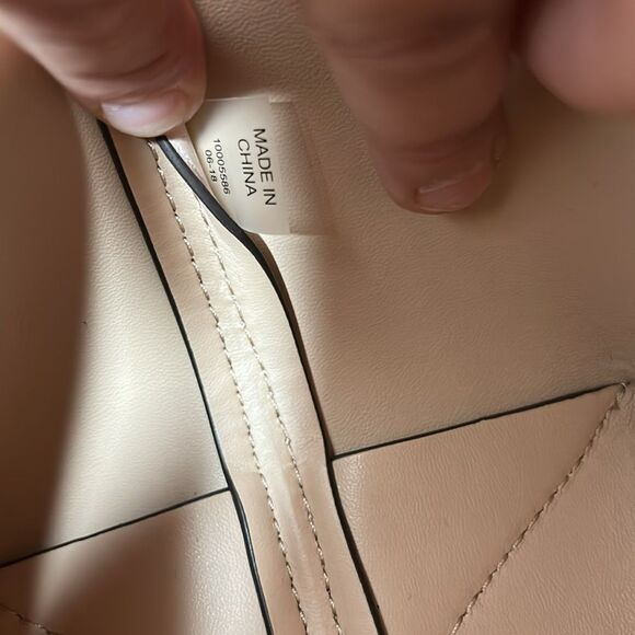 Tory Burch Blush Large Tote with Pouch - Picture 4 of 14